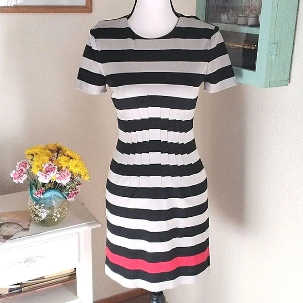 🌻HOST PICK!🥰 Diane Von Furstenberg Striped Dress